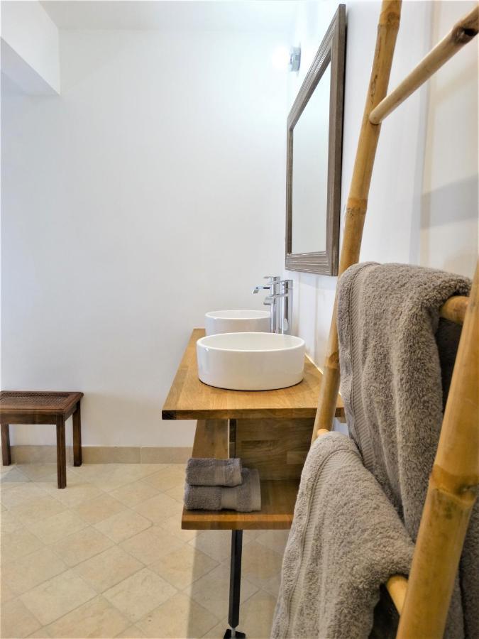 Chateau Montplaisir Charming B&B In Provence วัลเรอัส ภายนอก รูปภาพ